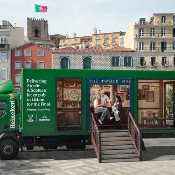 Image: ‘Pub Delivery’: Heineken® brings fans’ matchday ritual – and their ‘lucky pub’ - with them to Lisbon for the UEFA Women’s Champions League final
